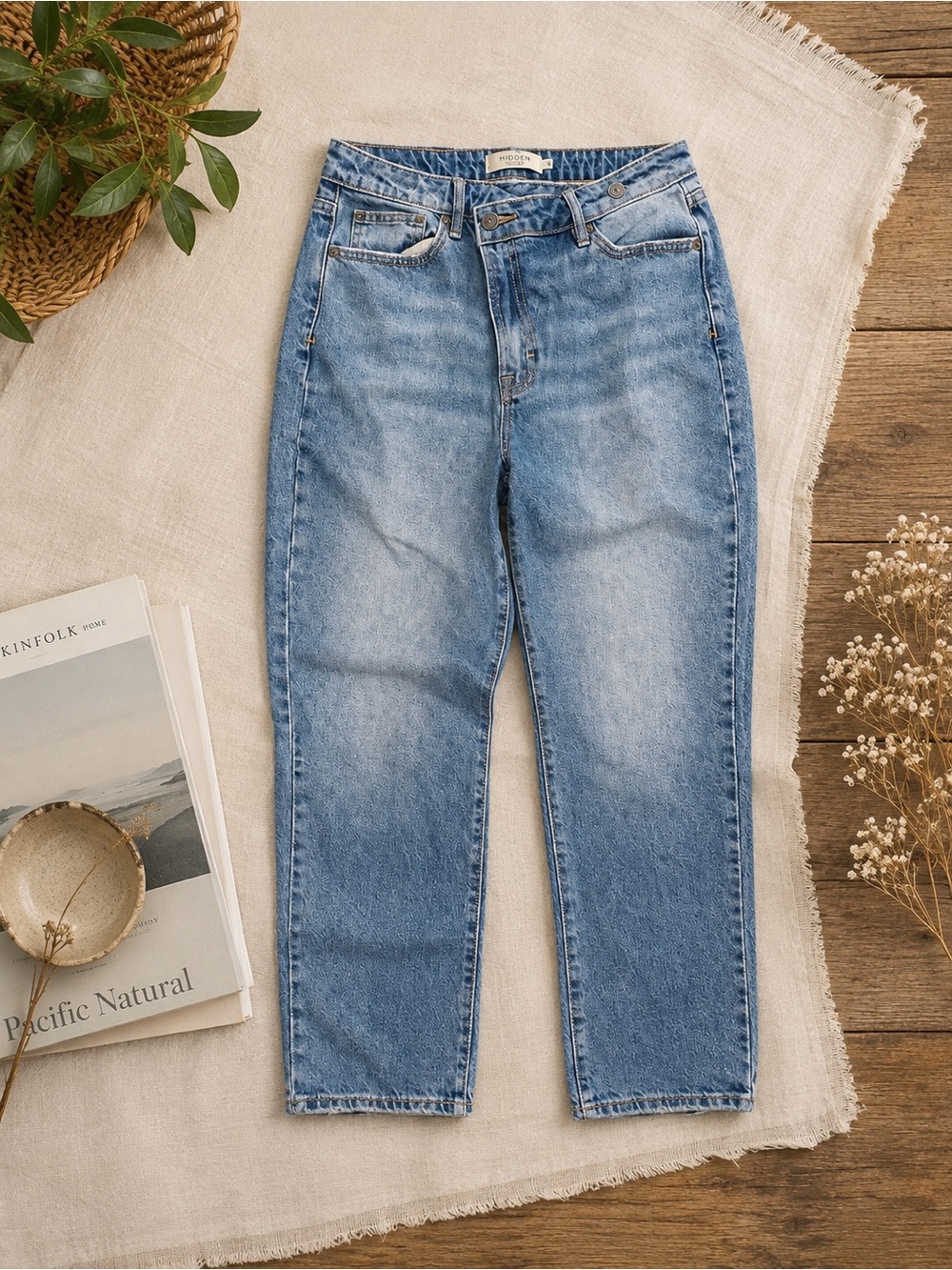 Hidden Los Angeles Tracey High Rise Straight Leg Cropped Jeans 28